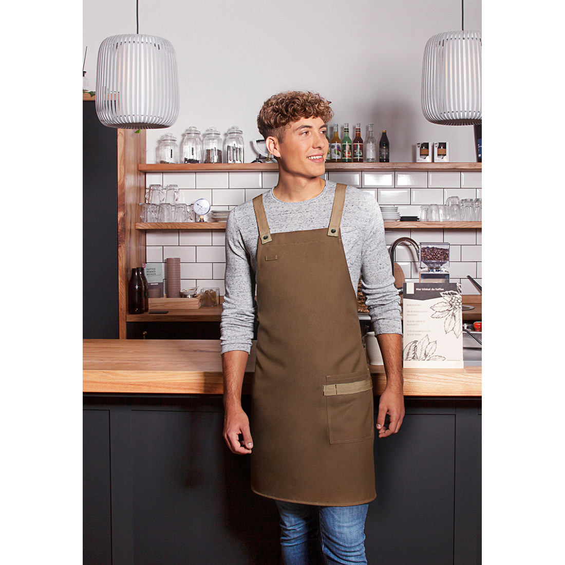 Tablier à bavette Urban-Look avec bretelles croisées et poche - Les vêtements de protection Tablier à bavette Urban-Look avec bretelles croisées et poche - Les vêtements de protection