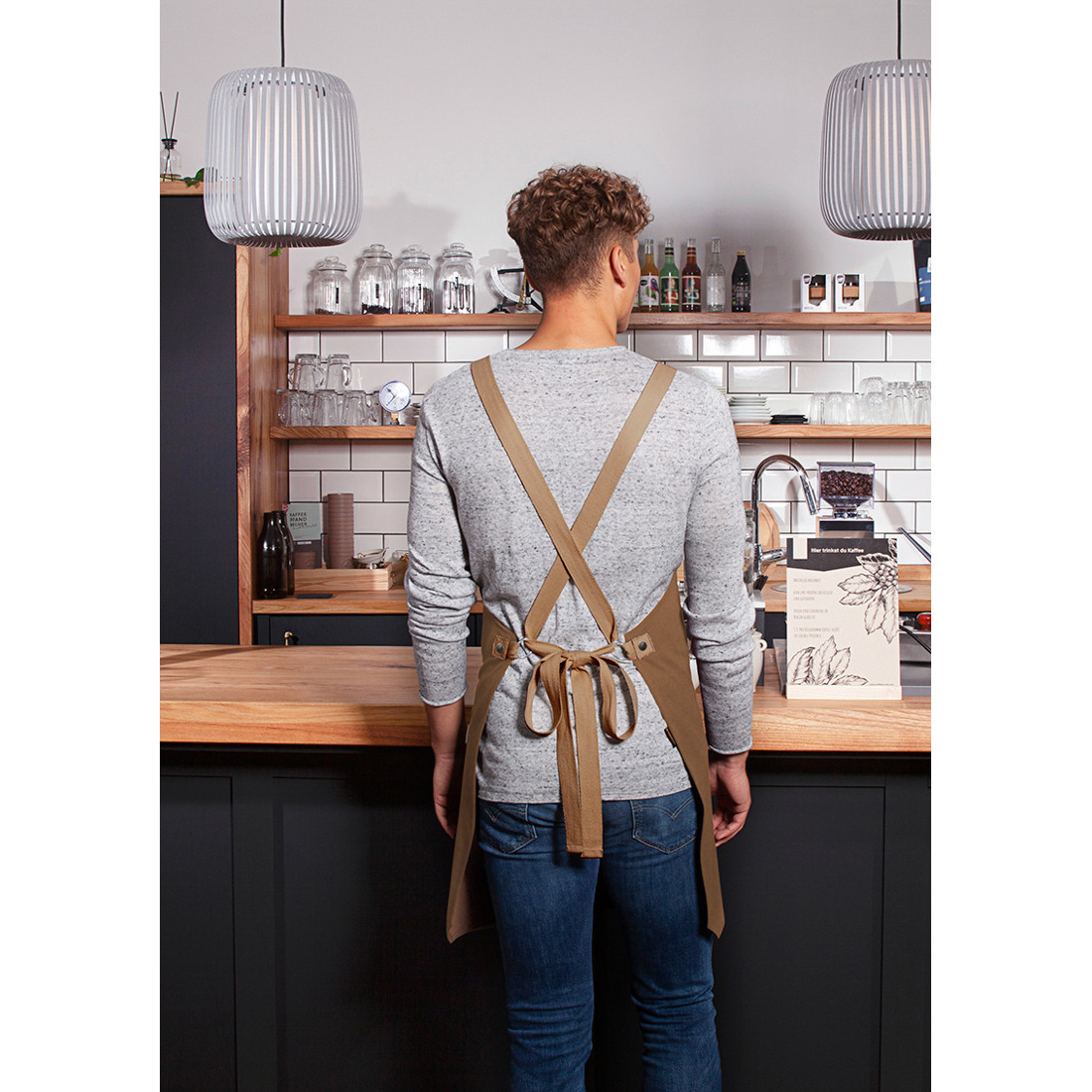 Tablier à bavette Urban-Look avec bretelles croisées et poche - Les vêtements de protection Tablier à bavette Urban-Look avec bretelles croisées et poche - Les vêtements de protection