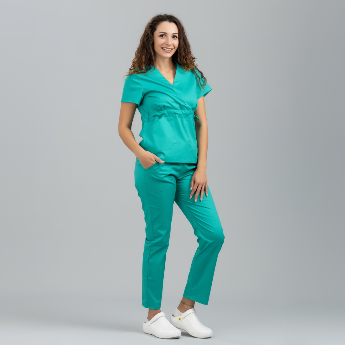Costum medical dama KIMONO - Imbracaminte de protectie Costum medical dama KIMONO - Imbracaminte de protectie