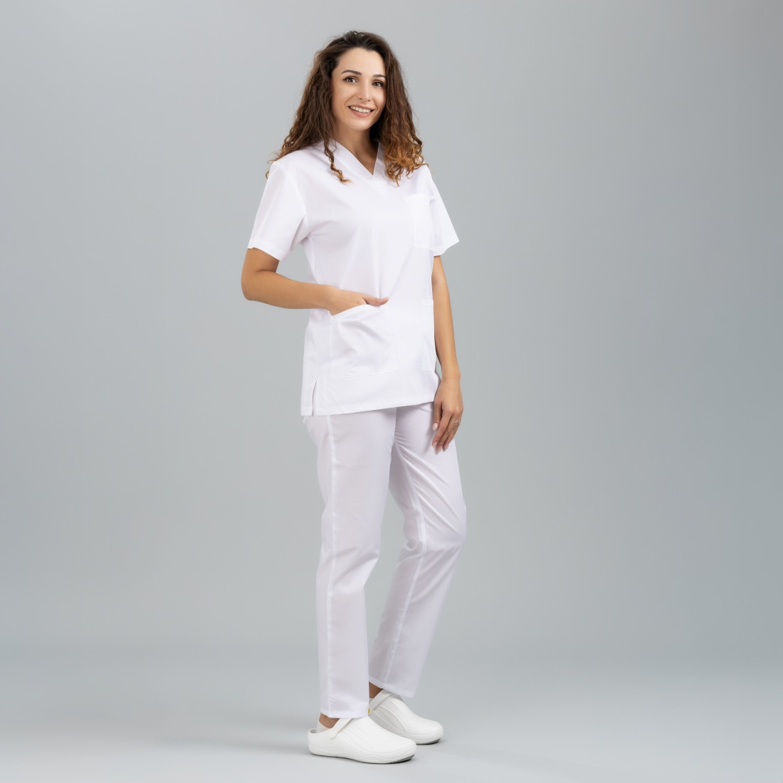Costum medical unisex 115 gr BENETO - Imbracaminte de protectie Costum medical unisex 115 gr BENETO - Imbracaminte de protectie
