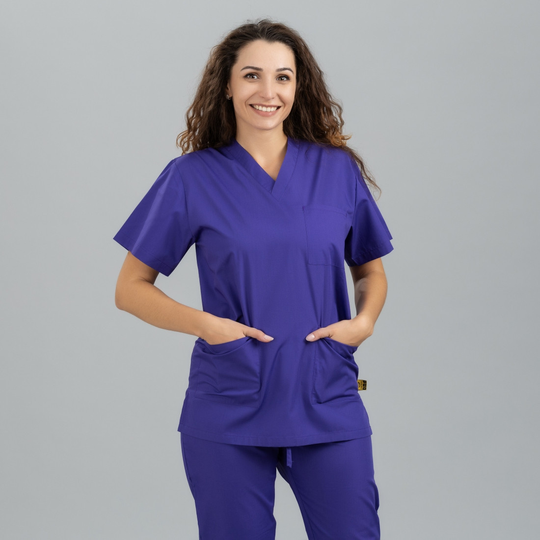 Costum medical unisex 115 gr BENETO - Imbracaminte de protectie Costum medical unisex 115 gr BENETO - Imbracaminte de protectie