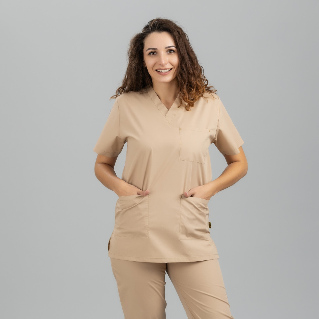 Costum medical unisex 115 gr BENETO - Imbracaminte de protectie Costum medical unisex 115 gr BENETO - Imbracaminte de protectie