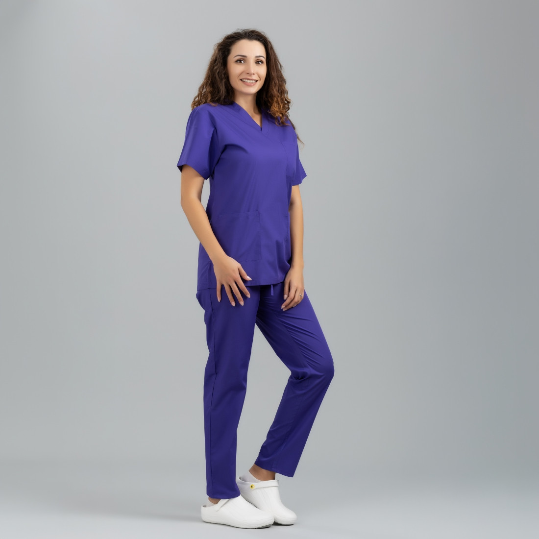 Costum medical unisex 115 gr BENETO - Imbracaminte de protectie Costum medical unisex 115 gr BENETO - Imbracaminte de protectie