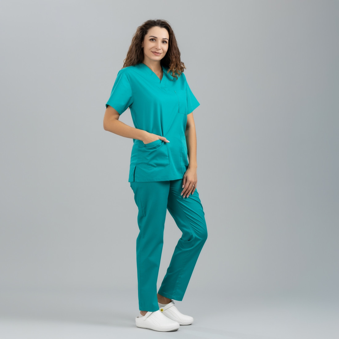 Costum medical unisex 115 gr BENETO - Imbracaminte de protectie Costum medical unisex 115 gr BENETO - Imbracaminte de protectie