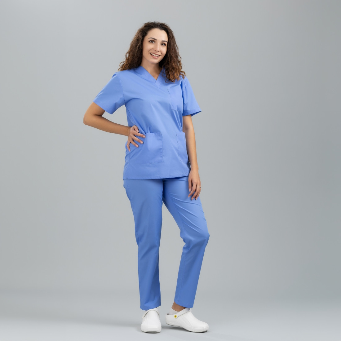Costum medical unisex 115 gr BENETO - Imbracaminte de protectie Costum medical unisex 115 gr BENETO - Imbracaminte de protectie