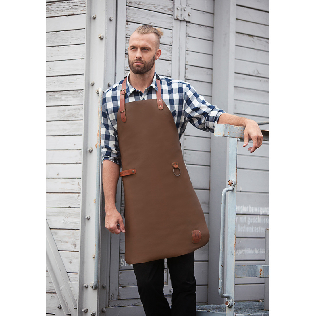 Sort cu pieptar din piele - Imbracaminte de protectie Sort cu pieptar din piele - Imbracaminte de protectie