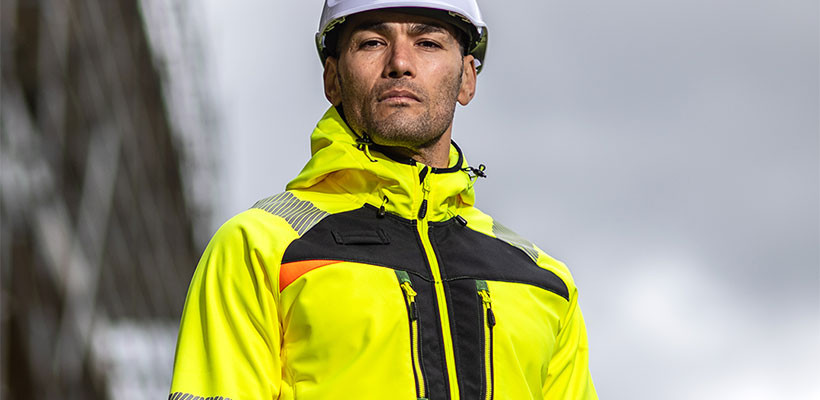 Jachete HiVis/Reflectorizante: Alegerea Ideala pentru Siguranta si Confort