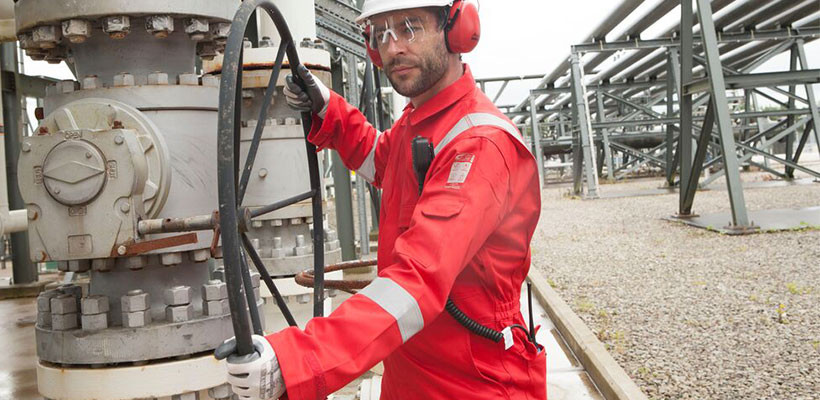 Top 5 Combinezoane de Protectie pentru diverse industrii